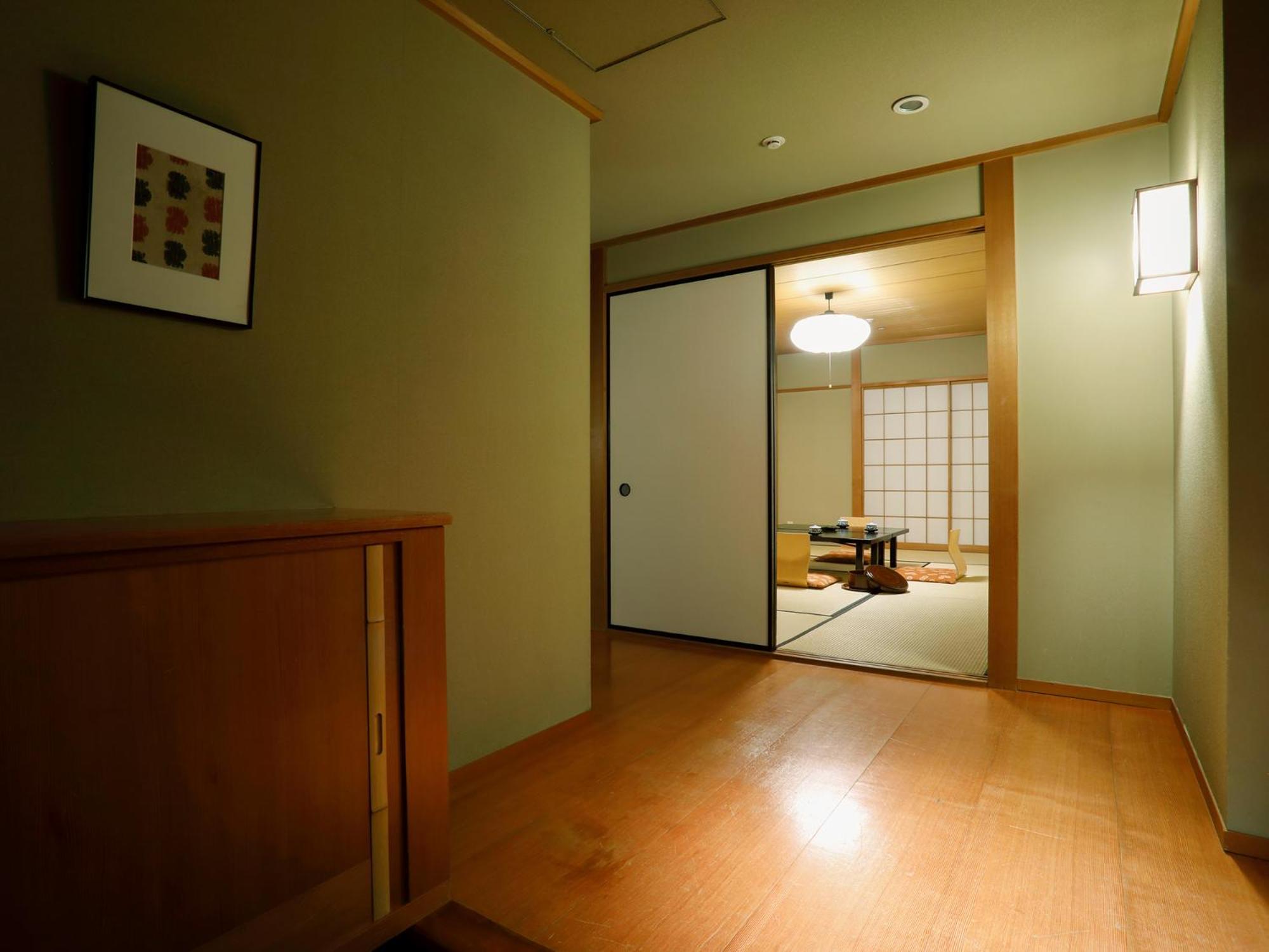 Premier Hotel -Tsubaki- Sapporo Chambre photo A sliding door in a Japanese house