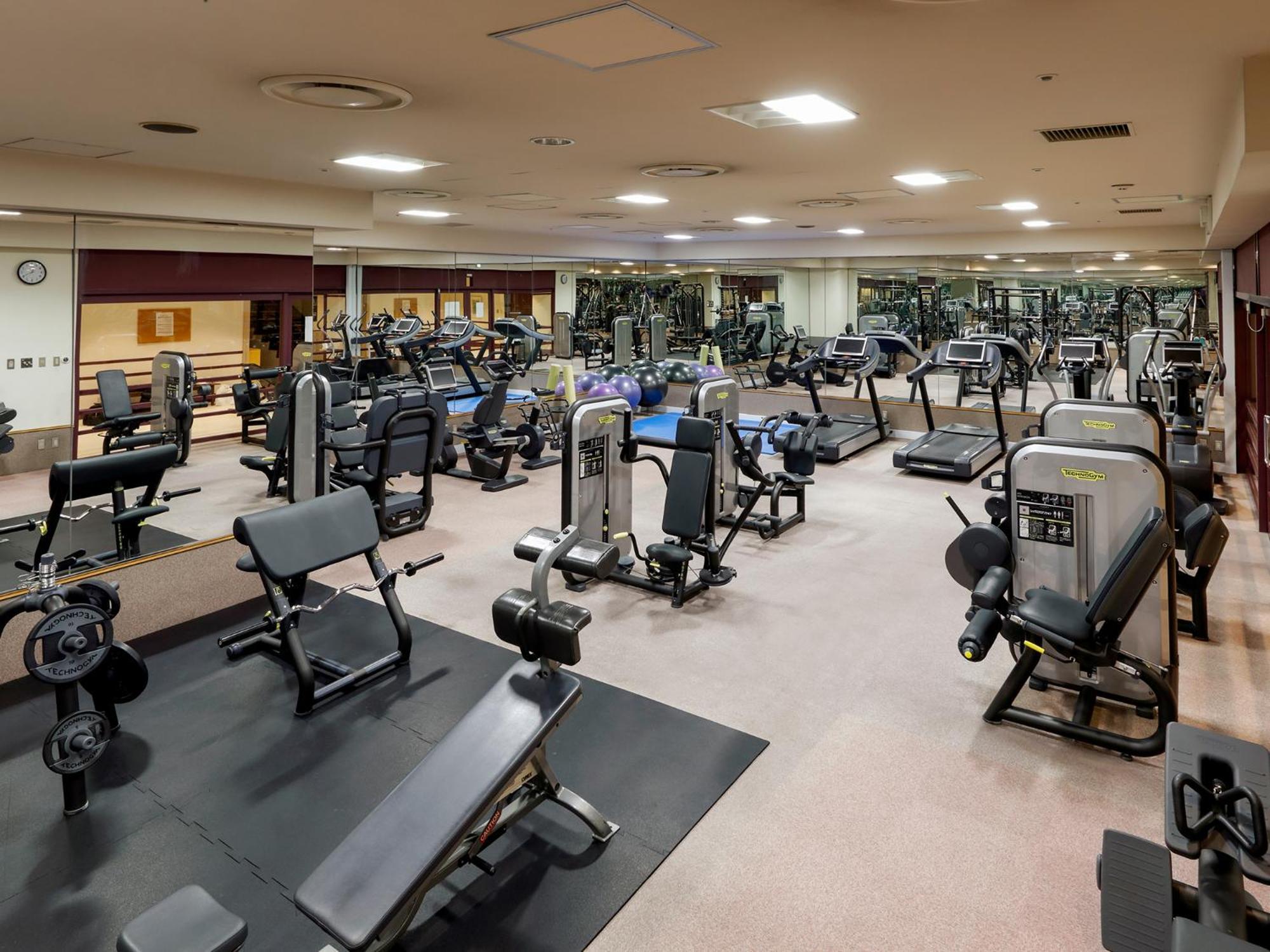 Premier Hotel -Tsubaki- Sapporo Extérieur photo A gym in a hotel